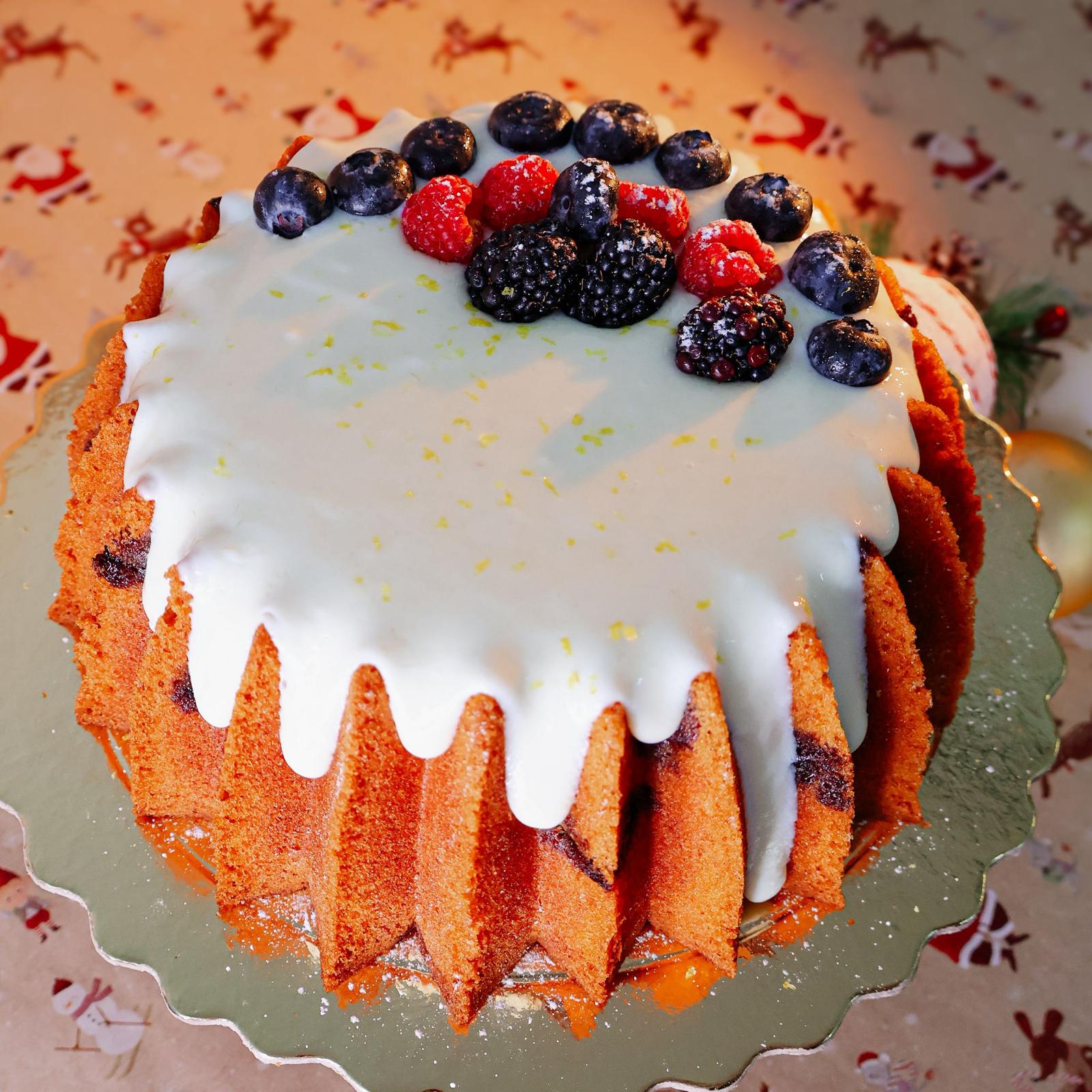 Bolo Vulcão de Limão e Mirtilo